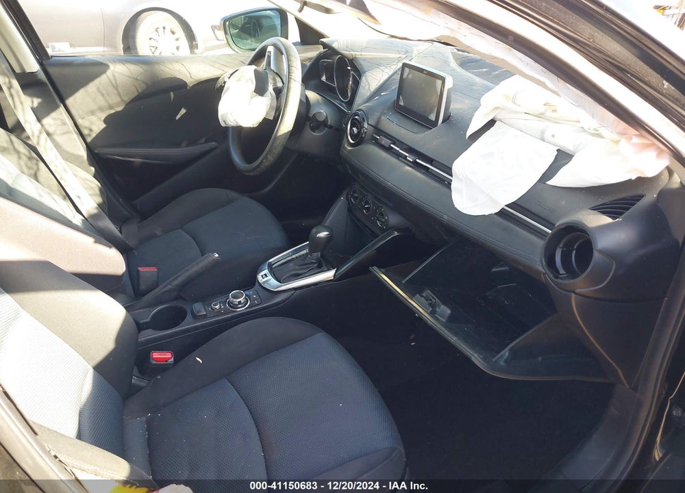 2016 SCION IA VIN: 3MYDLBZVXGY106220