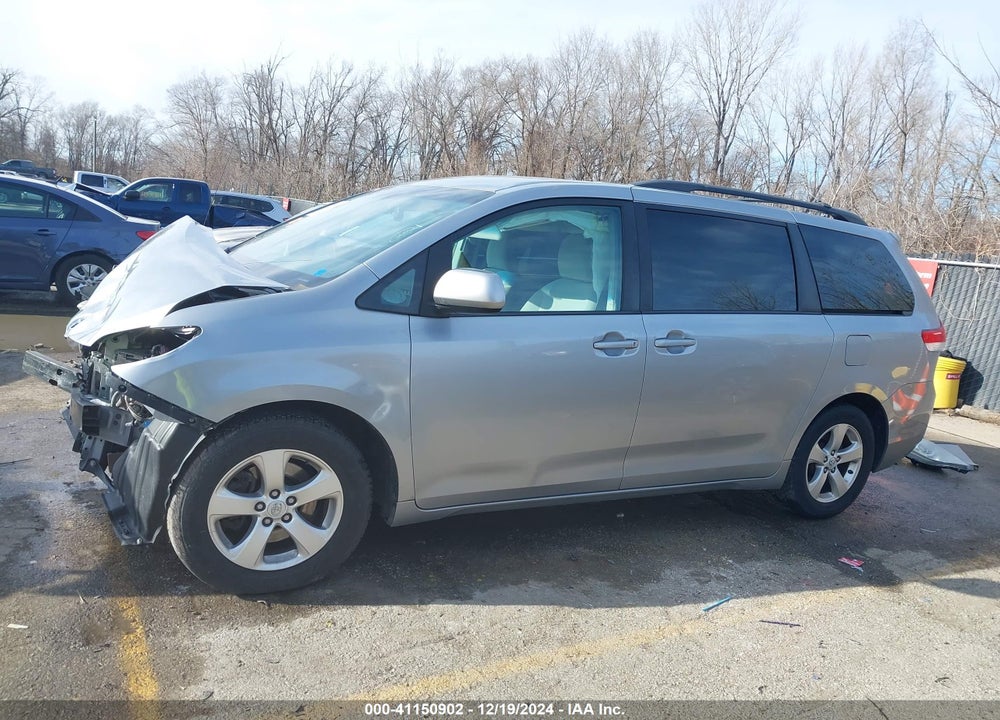 2013 TOYOTA SIENNA LE V6 8 PASSENGER VIN: 5TDKK3DC7DS378909