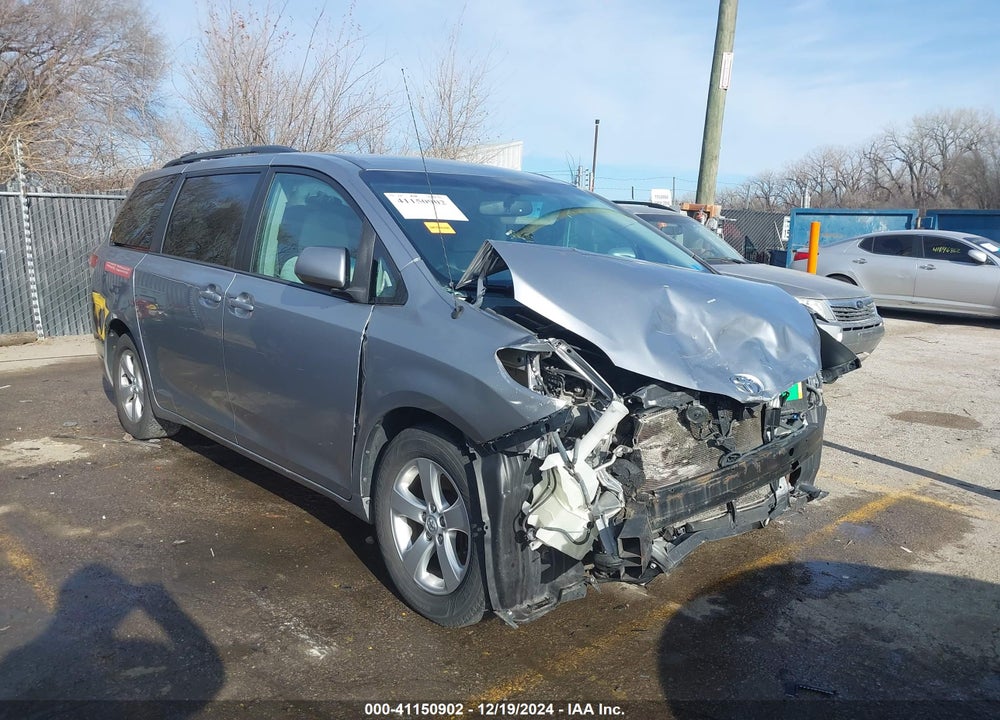 2013 TOYOTA SIENNA LE V6 8 PASSENGER VIN: 5TDKK3DC7DS378909