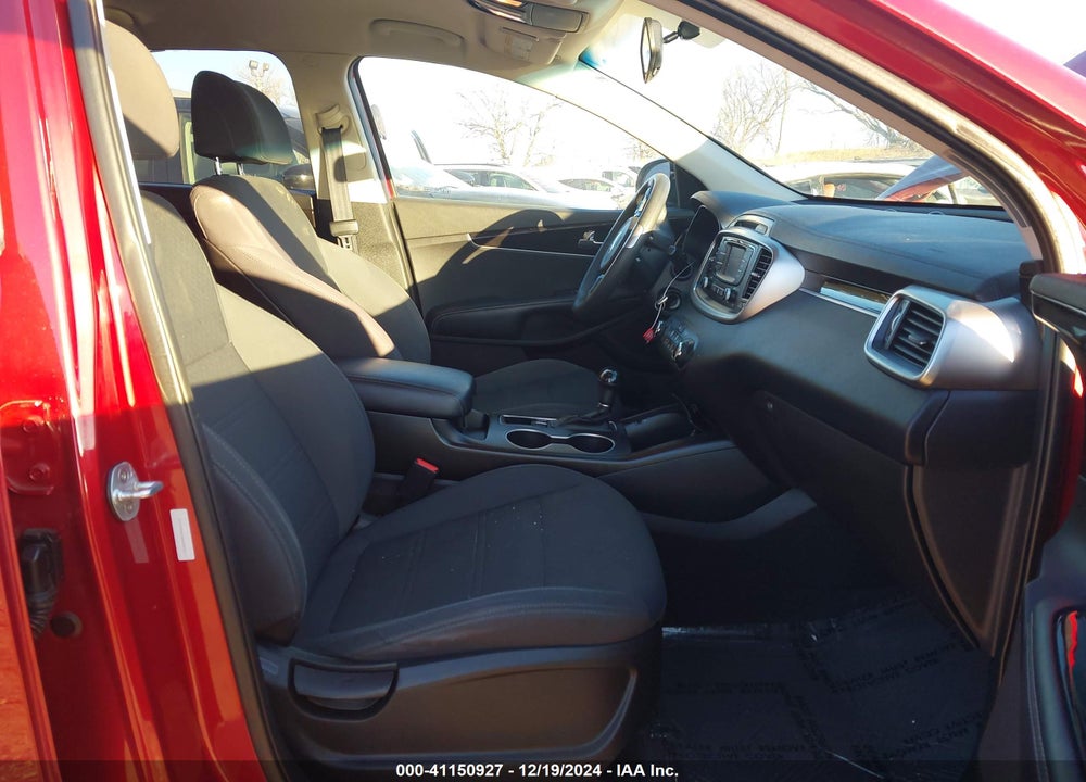 2017 KIA SORENTO 2.4L LX VIN: 5XYPGDA34HG303511