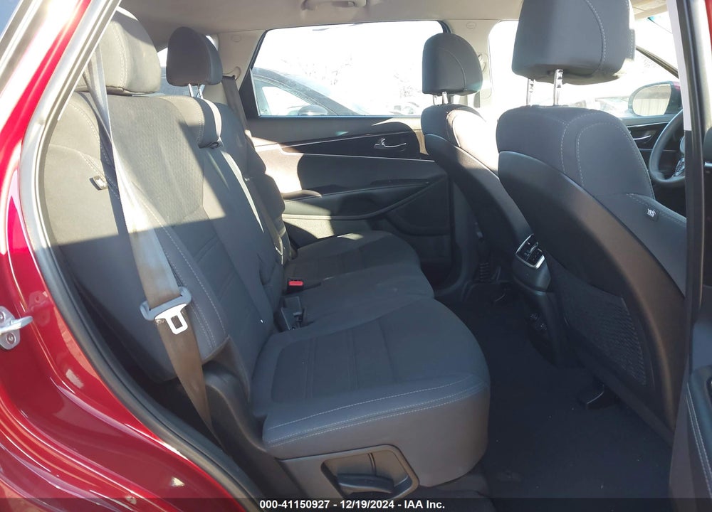 2017 KIA SORENTO 2.4L LX VIN: 5XYPGDA34HG303511