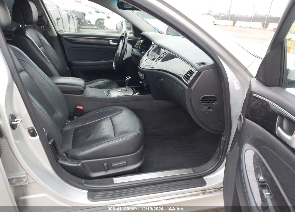2013 HYUNDAI GENESIS VIN: KMHGC4DD0DU243280