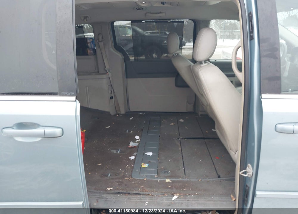 2008 CHRYSLER TOWN & COUNTRY VIN: 2A8HR54P28R666977