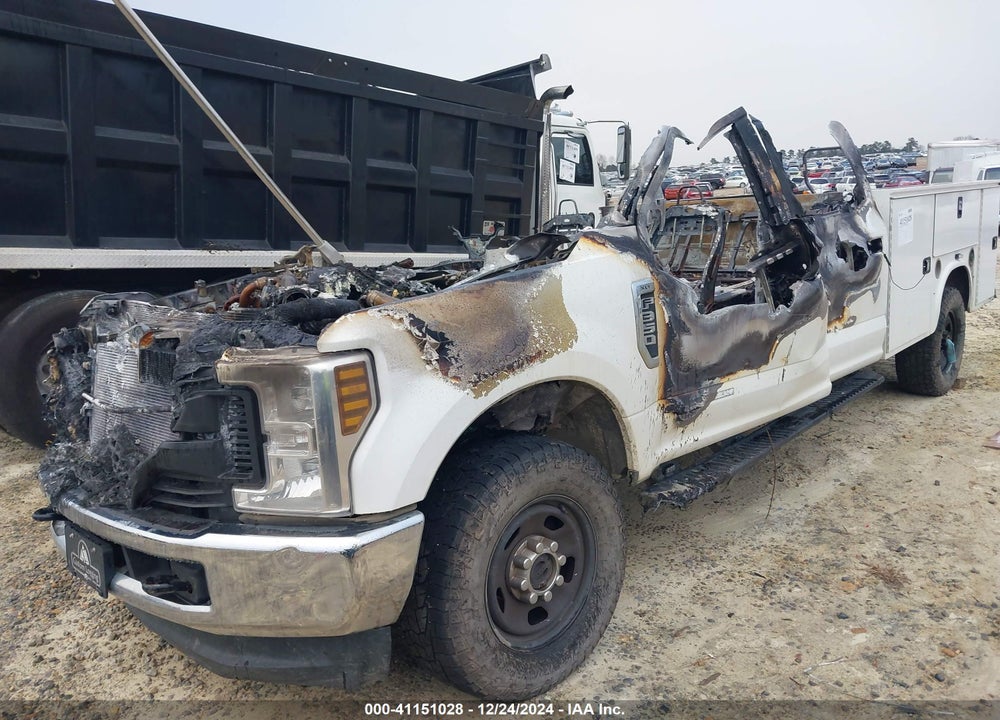 2018 FORD F-350 CHASSIS XL VIN: 1FD8W3FT0JEB69519