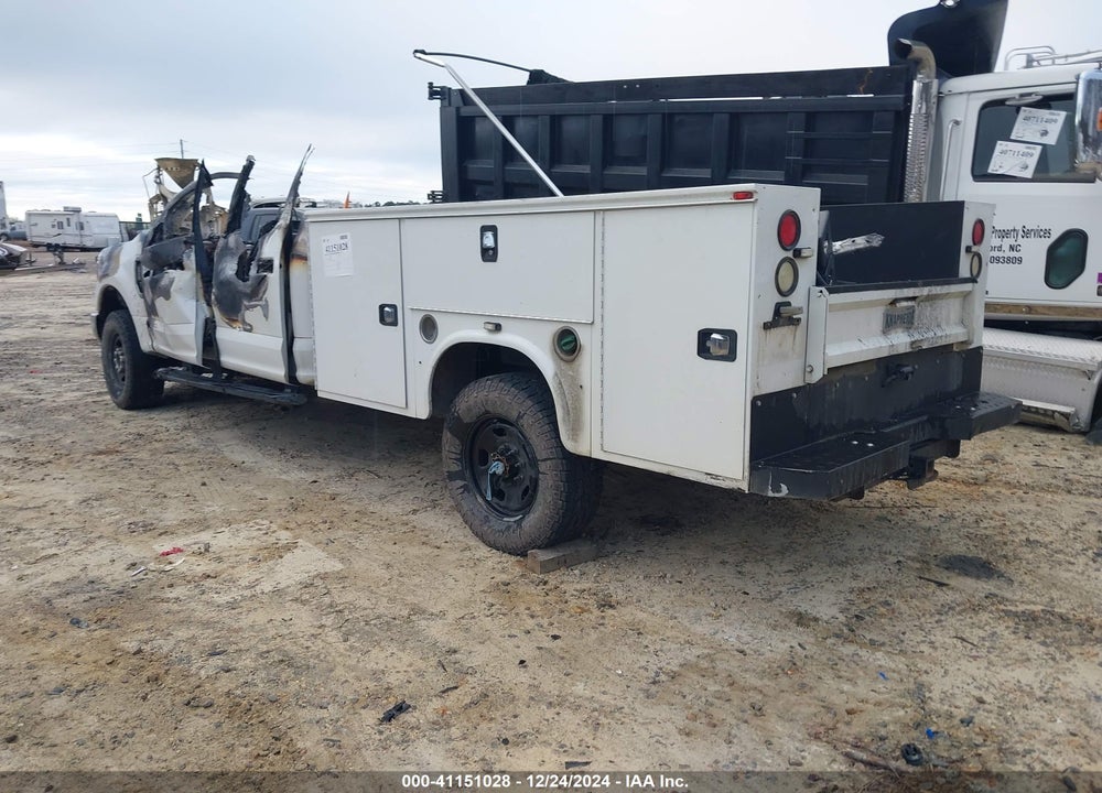 2018 FORD F-350 CHASSIS XL VIN: 1FD8W3FT0JEB69519