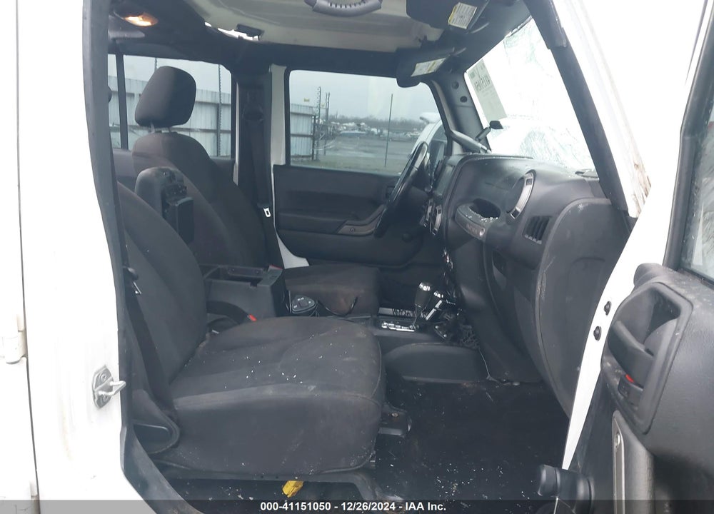 2015 JEEP WRANGLER UNLIMITED SPORT VIN: 1C4BJWDG2FL764505
