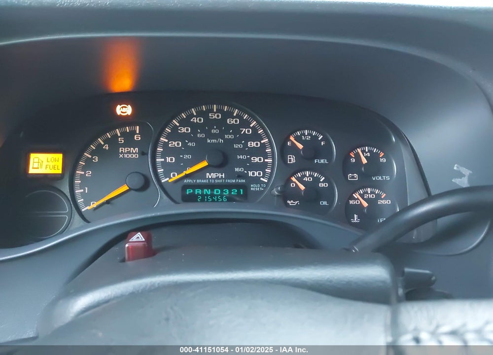2001 CHEVROLET SUBURBAN 1500 LS VIN: 3GNFK16T51G144515
