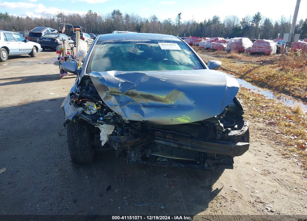2013 HYUNDAI ELANTRA VIN: KMHDH4AE5DU932460