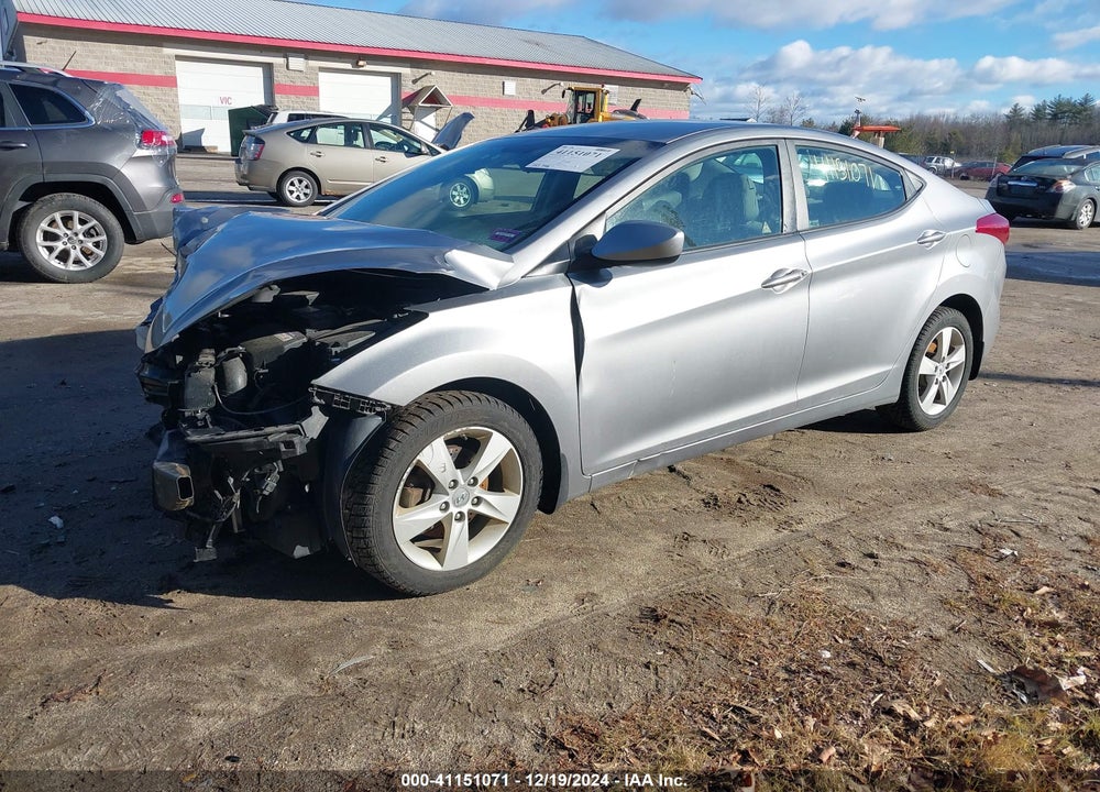 2013 HYUNDAI ELANTRA VIN: KMHDH4AE5DU932460