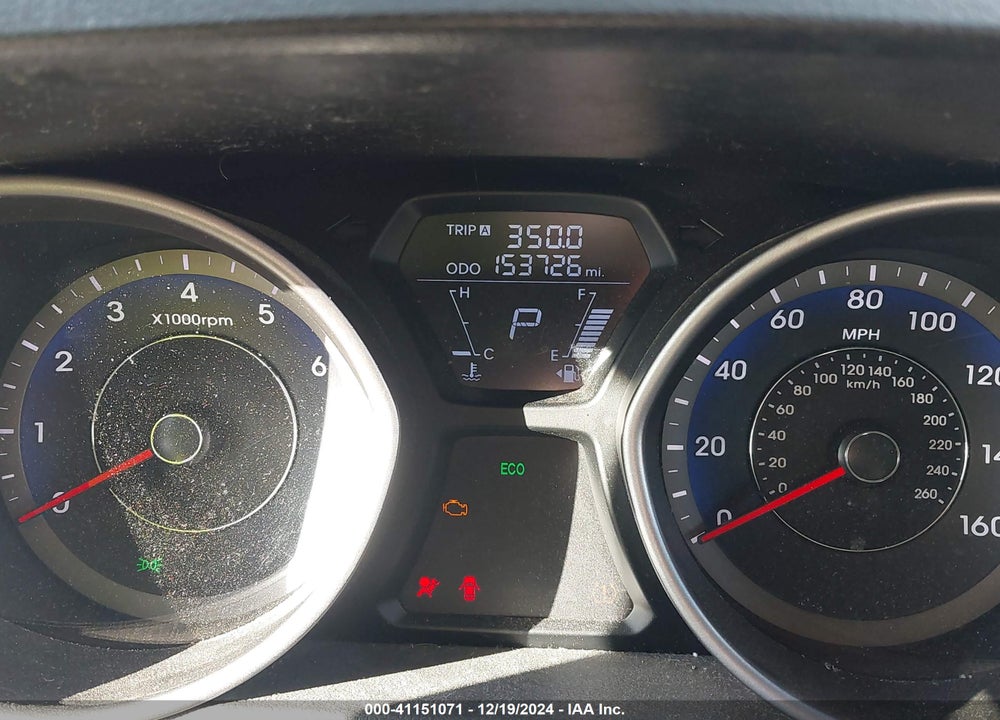 2013 HYUNDAI ELANTRA VIN: KMHDH4AE5DU932460
