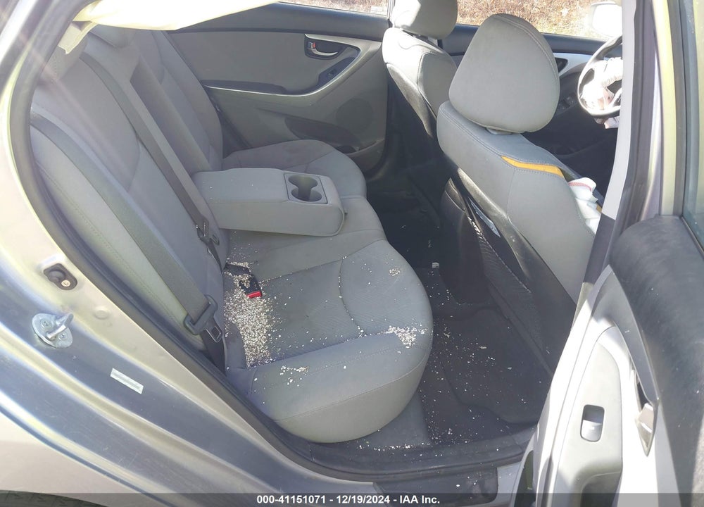 2013 HYUNDAI ELANTRA VIN: KMHDH4AE5DU932460
