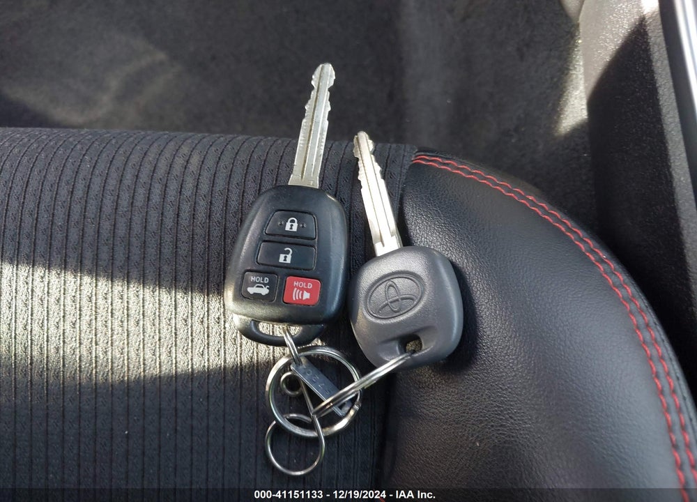 2017 TOYOTA CAMRY SE VIN: 4T1BF1FK7HU405844