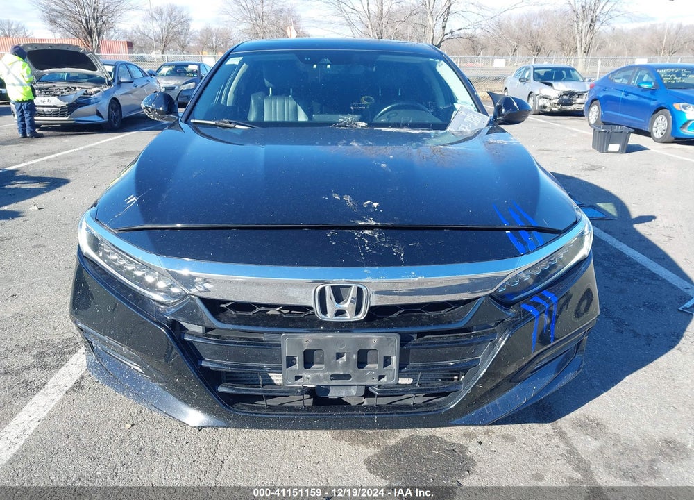 2018 HONDA ACCORD VIN: 1HGCV1F90JA000538