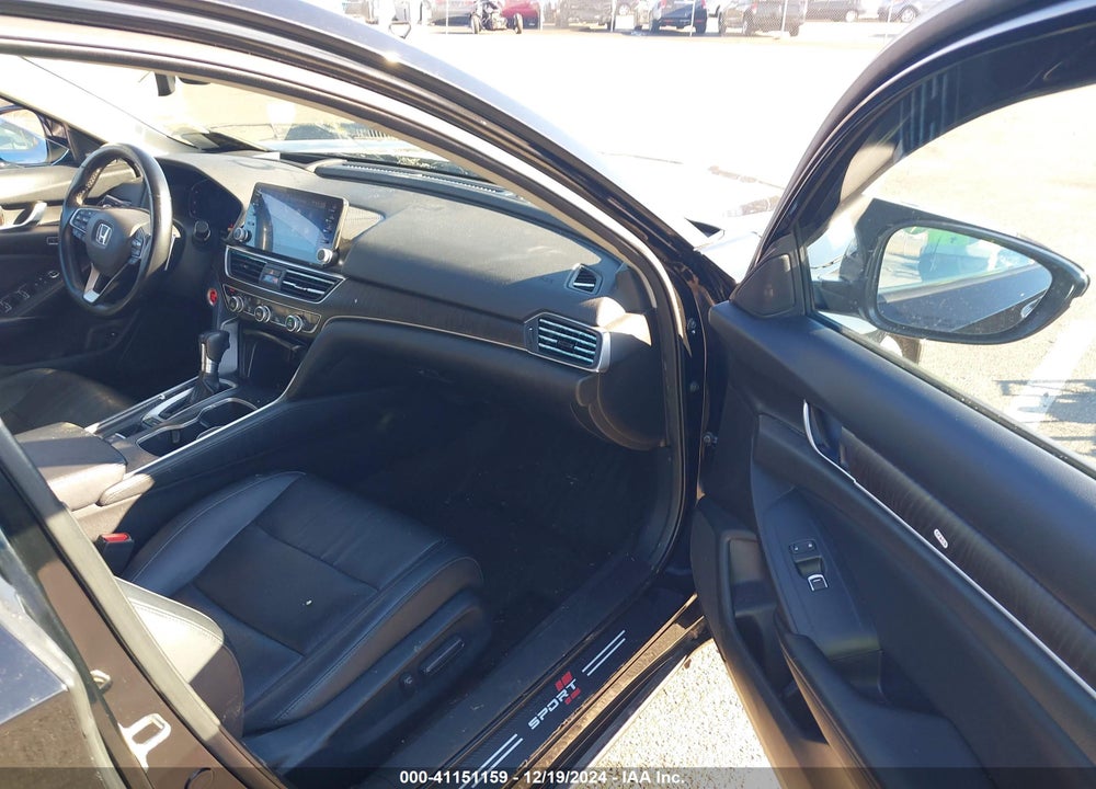 2018 HONDA ACCORD VIN: 1HGCV1F90JA000538
