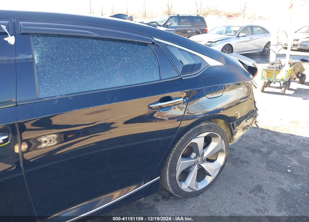 2018 HONDA ACCORD VIN: 1HGCV1F90JA000538