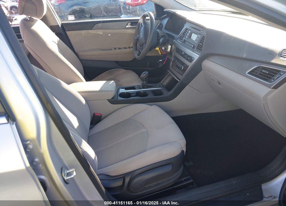 2017 HYUNDAI SONATA VIN: 5NPE24AF5HH563084