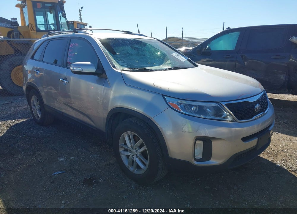 2014 KIA SORENTO LX VIN: 5XYKT4A65EG437486