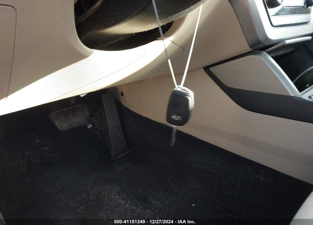 2015 HYUNDAI SONATA SE VIN: 5NPE24AF8FH030840