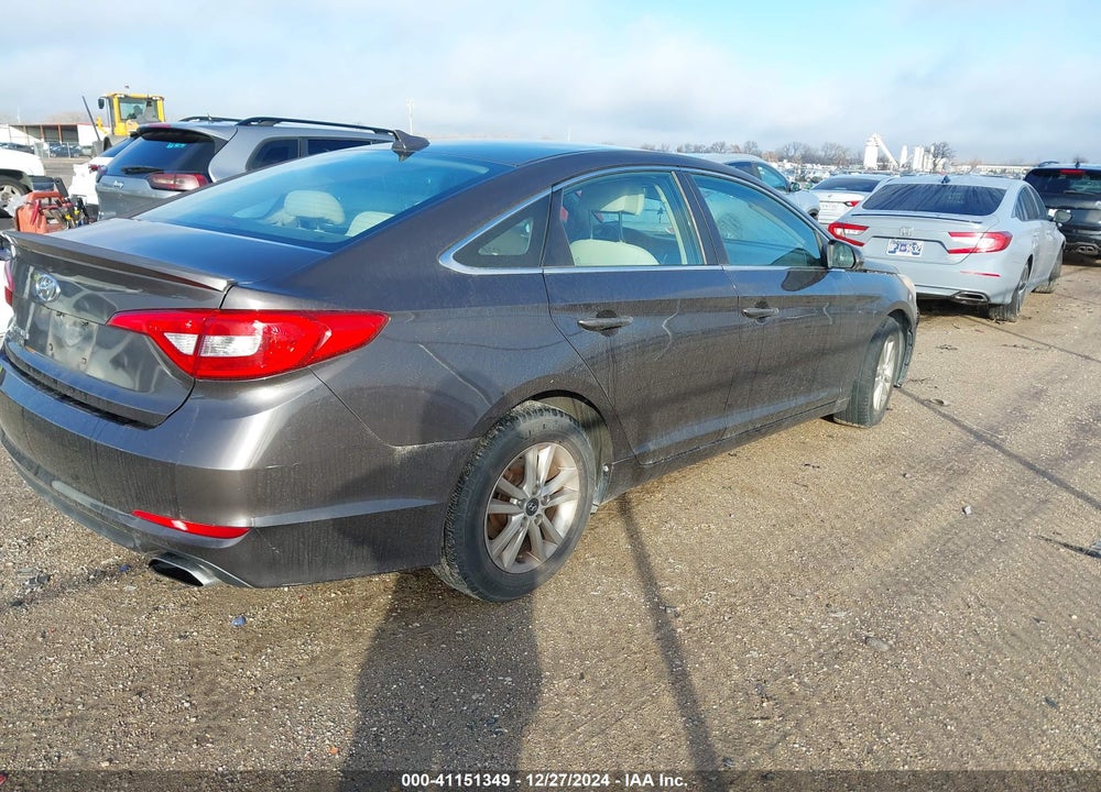 2015 HYUNDAI SONATA SE VIN: 5NPE24AF8FH030840
