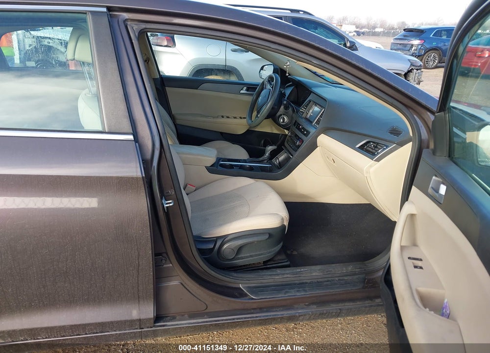 2015 HYUNDAI SONATA SE VIN: 5NPE24AF8FH030840