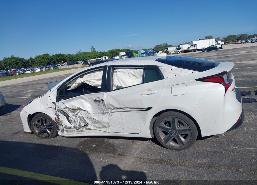 2022 TOYOTA PRIUS VIN: JTDKAMFU2N3156036