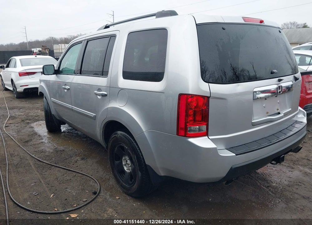 2011 HONDA PILOT EX-L VIN: 5FNYF4H64BB040295