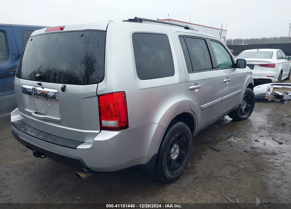 2011 HONDA PILOT EX-L VIN: 5FNYF4H64BB040295