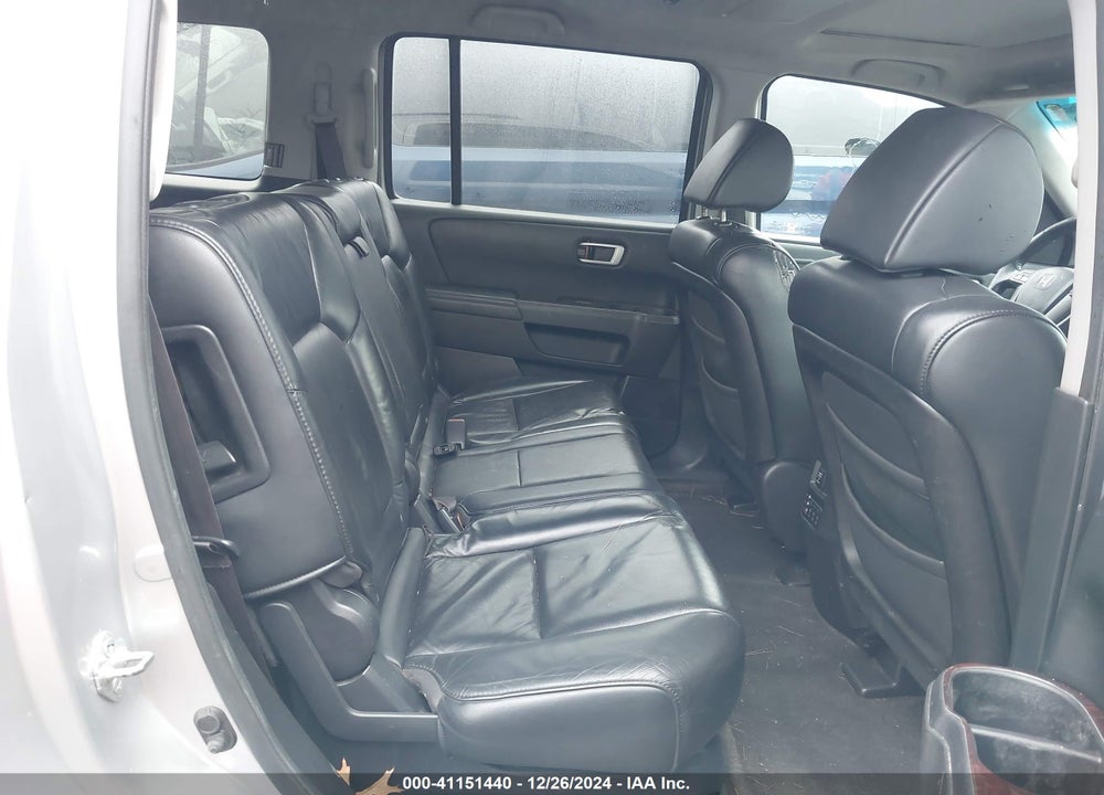2011 HONDA PILOT EX-L VIN: 5FNYF4H64BB040295