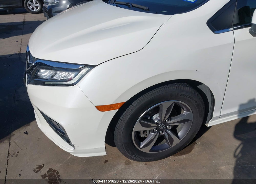 2018 HONDA ODYSSEY TOURING VIN: 5FNRL6H83JB013808