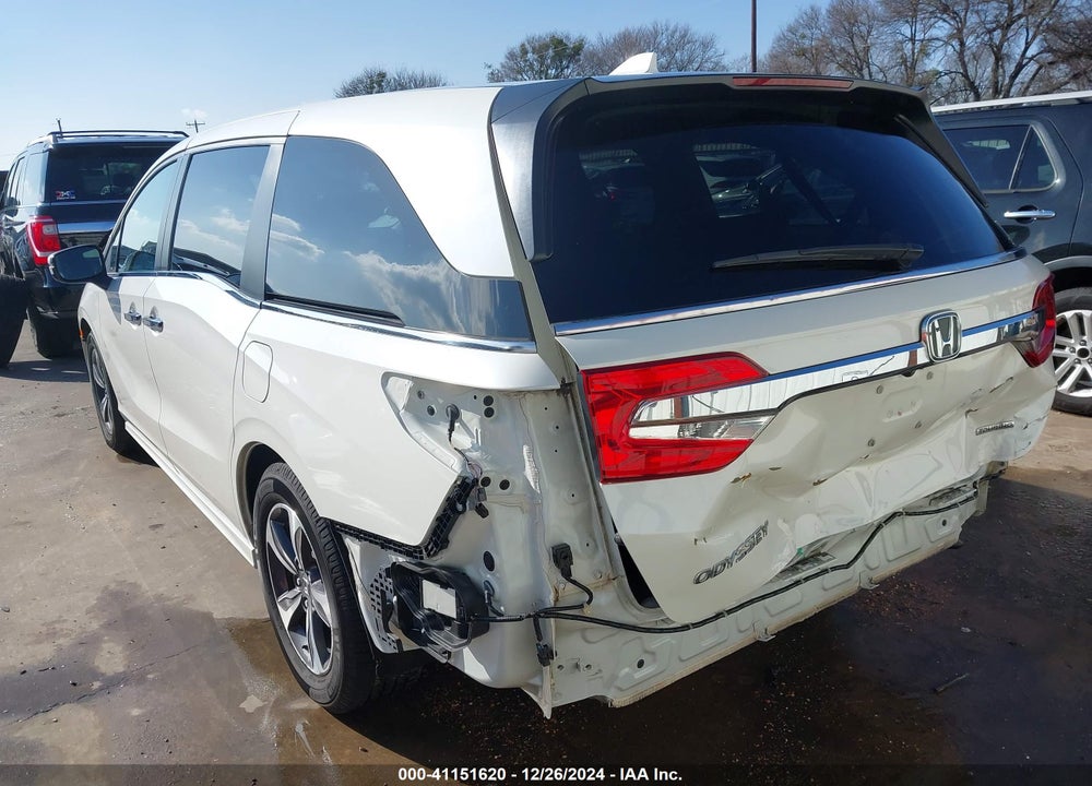 2018 HONDA ODYSSEY TOURING VIN: 5FNRL6H83JB013808