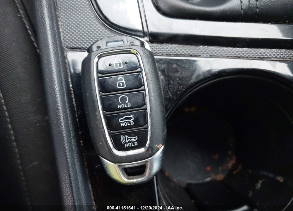 2022 HYUNDAI ELANTRA VIN: 5NPLS4AG7NH085682