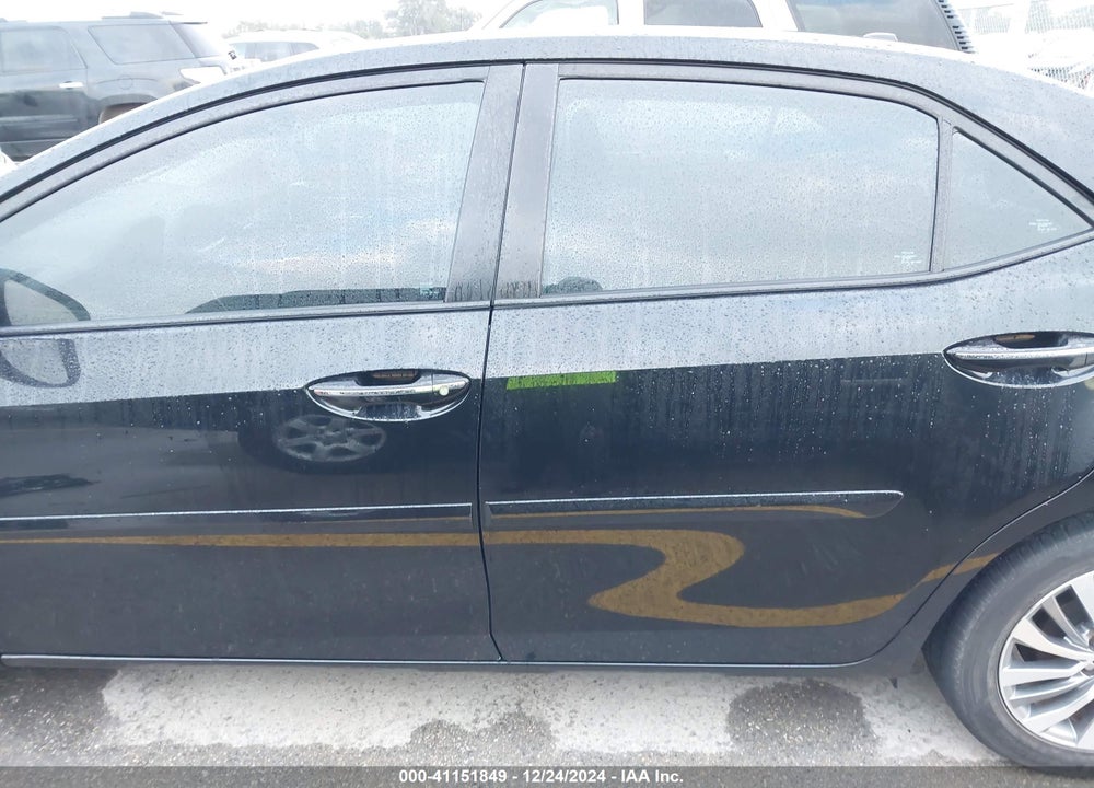 2018 TOYOTA COROLLA XLE VIN: 5YFBURHE5JP800964