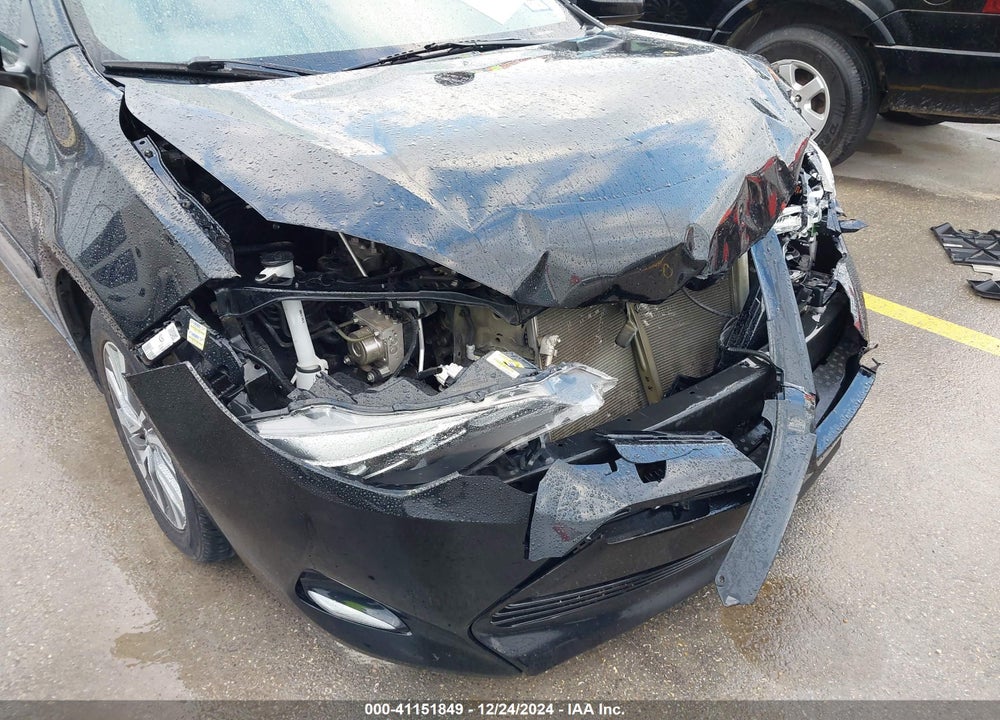 2018 TOYOTA COROLLA XLE VIN: 5YFBURHE5JP800964