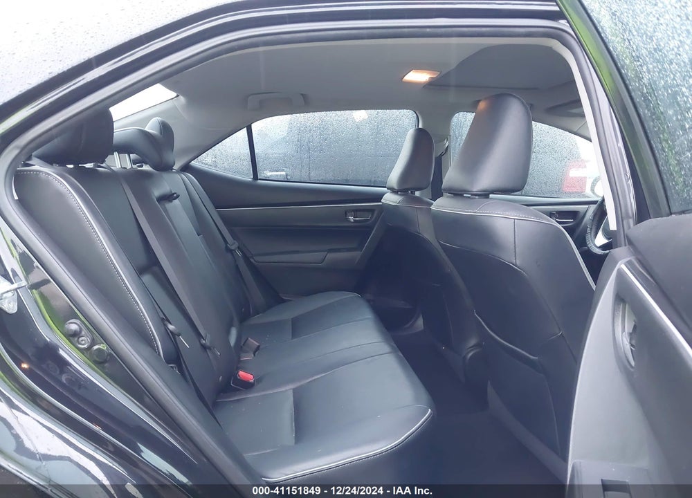 2018 TOYOTA COROLLA XLE VIN: 5YFBURHE5JP800964
