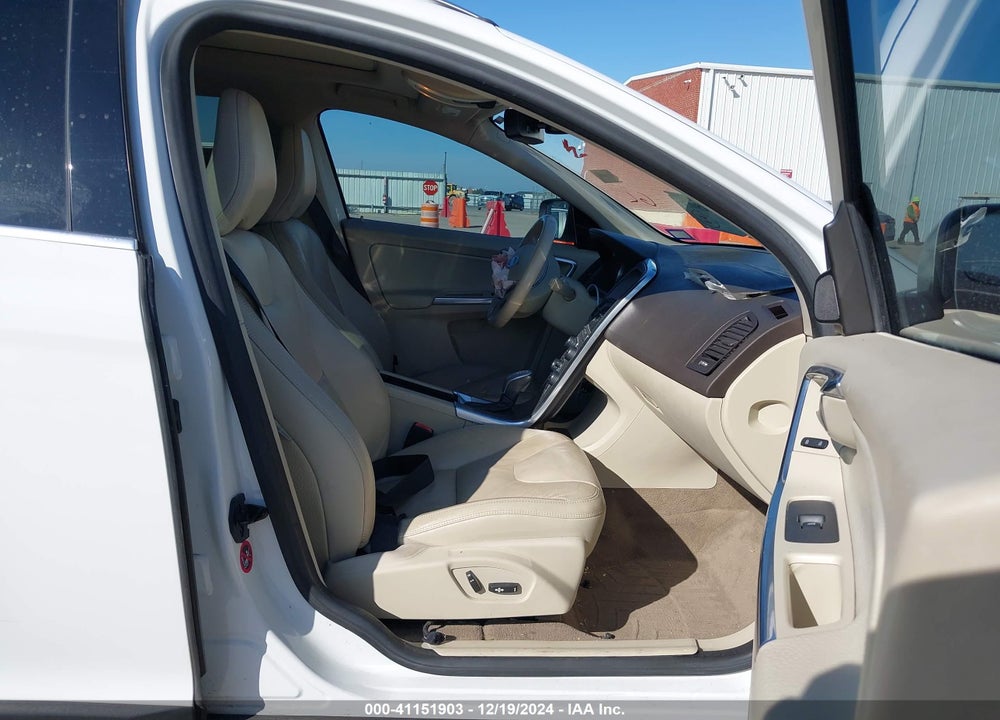 2013 VOLVO XC60 3.2 VIN: YV4952DLXD2429341