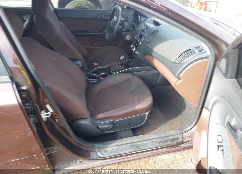 2011 KIA FORTE EX VIN: KNAFU4A28B5357063