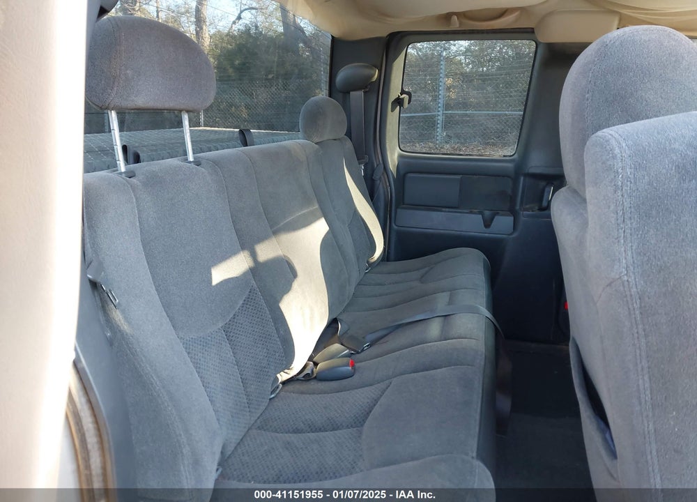 2005 CHEVROLET SILVERADO 1500 LS VIN: 1GCEC19Z65Z261026
