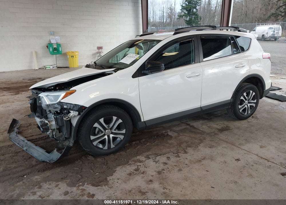 2017 TOYOTA RAV4 LE VIN: 2T3BFREV5HW621712