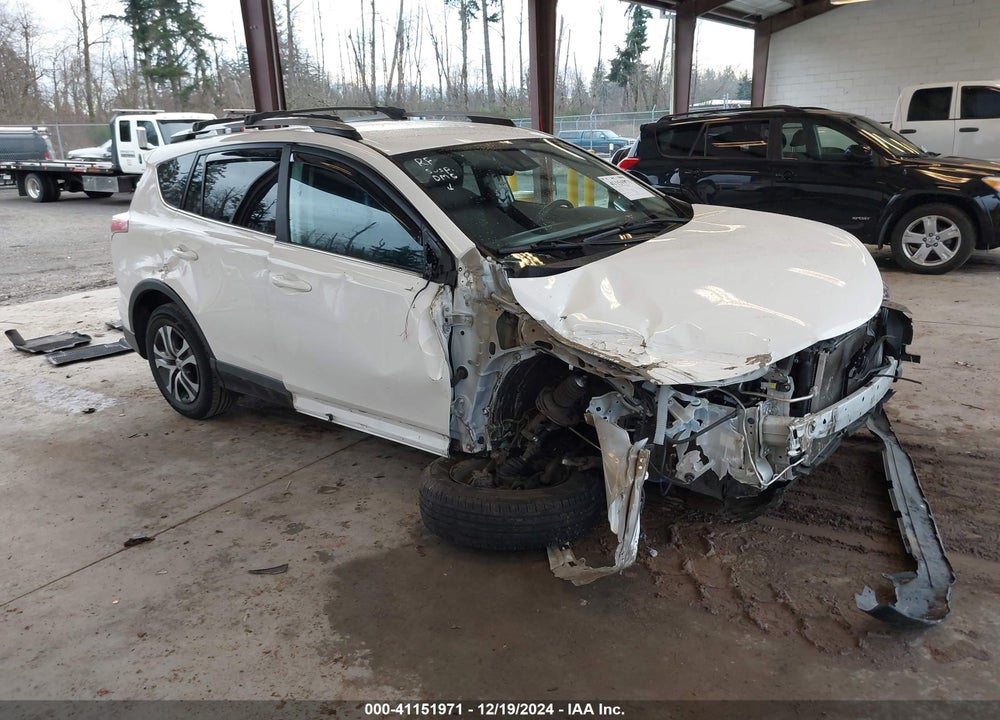 2017 TOYOTA RAV4 LE VIN: 2T3BFREV5HW621712