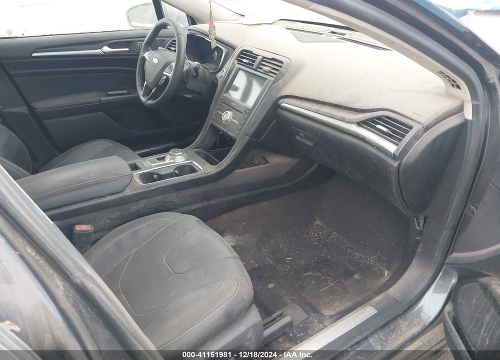 2019 FORD FUSION TITANIUM VIN: 3FA6P0D92KR207688