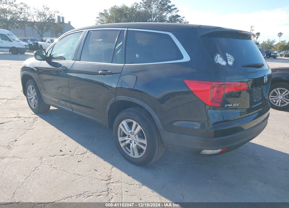 2018 HONDA PILOT LX VIN: 5FNYF6H15JB054172