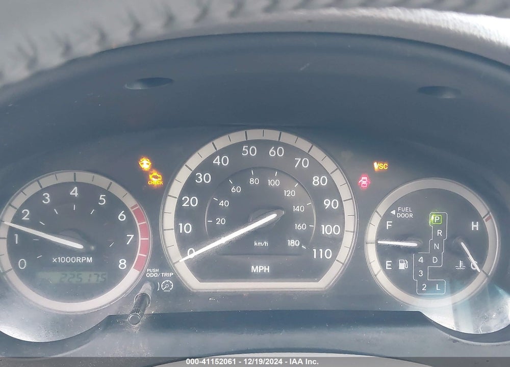 2004 TOYOTA SIENNA XLE/XLE LIMITED VIN: 5TDBA22C14S001010