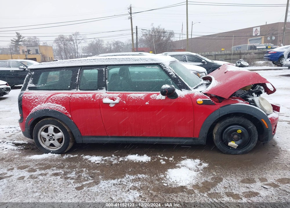 2009 MINI COOPER CLUBMAN VIN: WMWML335X9TN68606