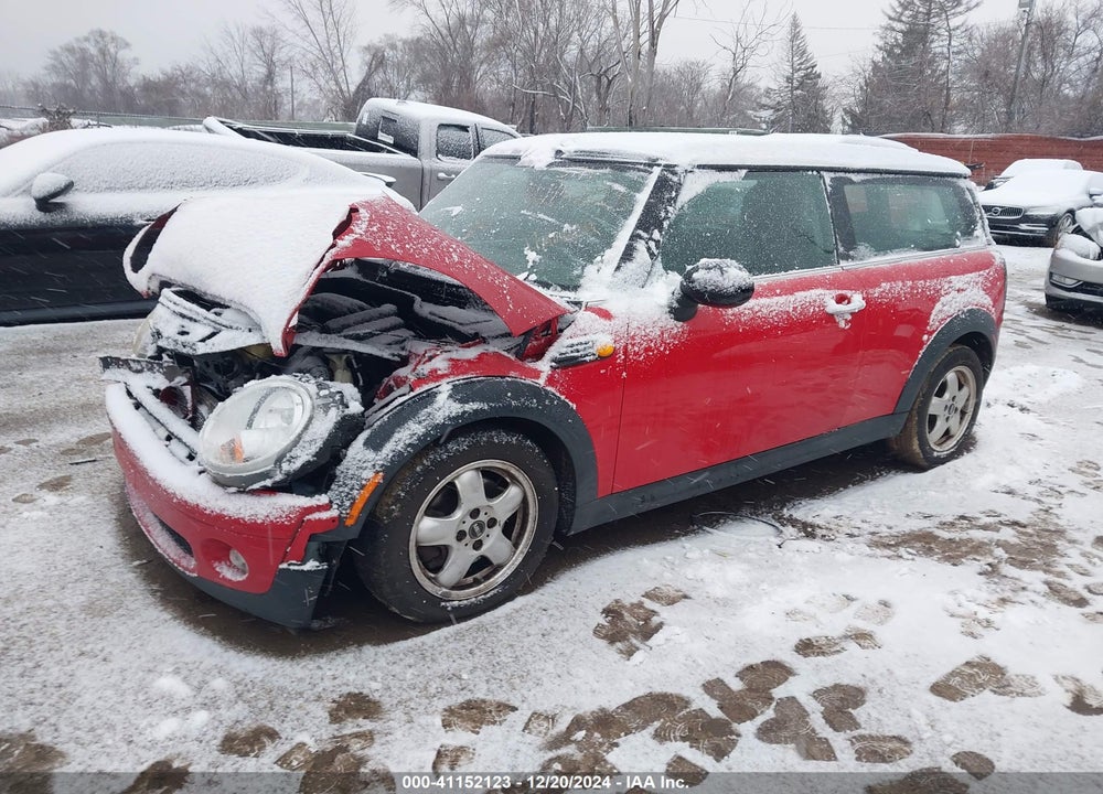 2009 MINI COOPER CLUBMAN VIN: WMWML335X9TN68606