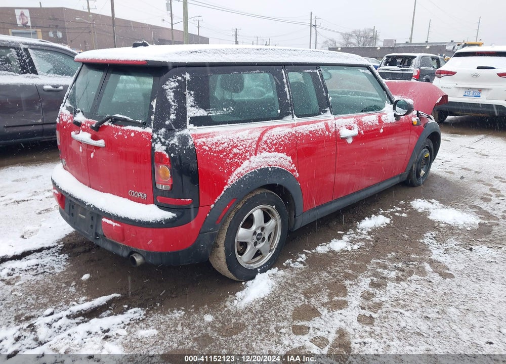 2009 MINI COOPER CLUBMAN VIN: WMWML335X9TN68606
