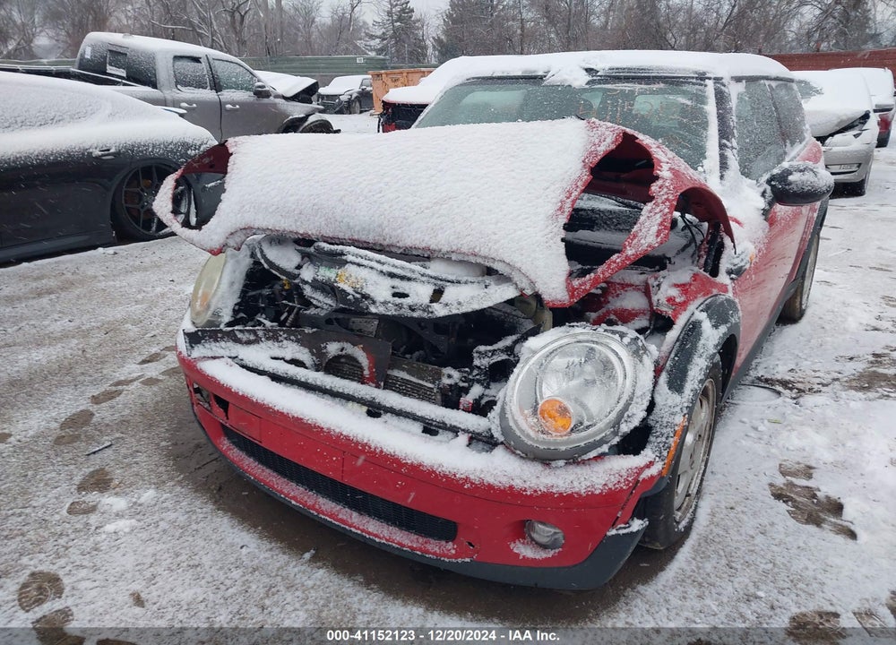 2009 MINI COOPER CLUBMAN VIN: WMWML335X9TN68606