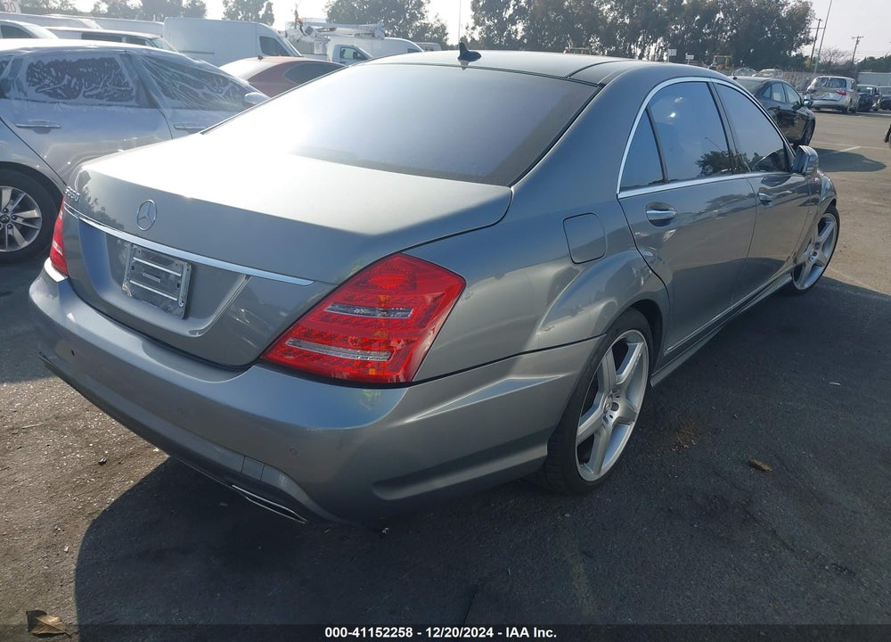 2012 MERCEDES-BENZ S 550 VIN: WDDNG7DB1CA432283