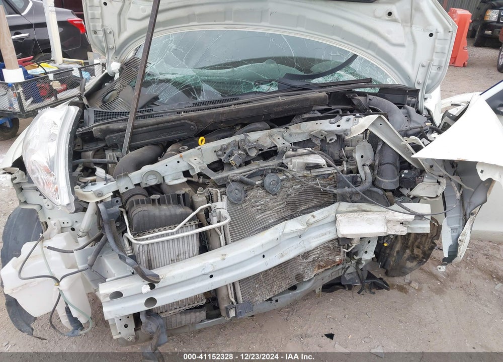 2011 NISSAN JUKE S VIN: JN8AF5MV6BT010740