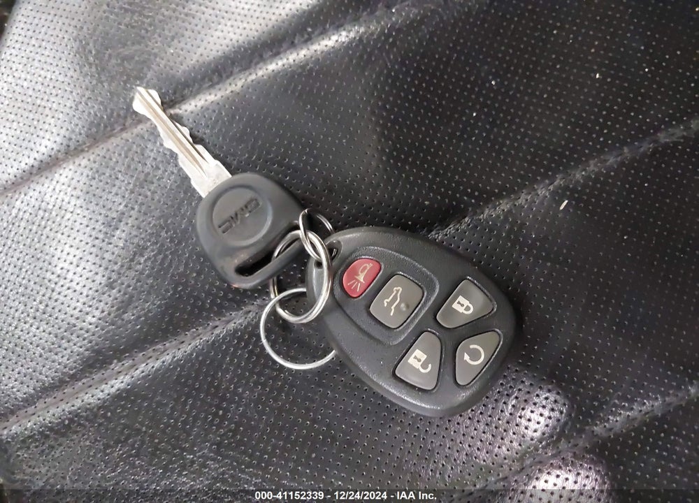 2011 GMC ACADIA VIN: 1GKKVTED2BJ266466
