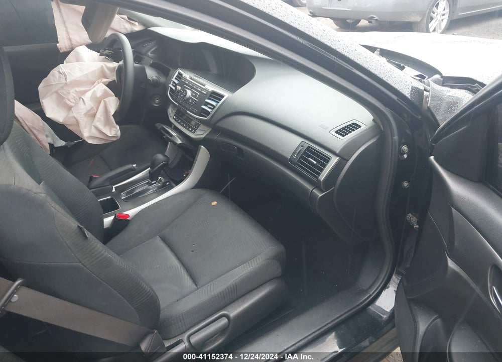 2015 HONDA ACCORD LX VIN: 1HGCR2F36FA173400